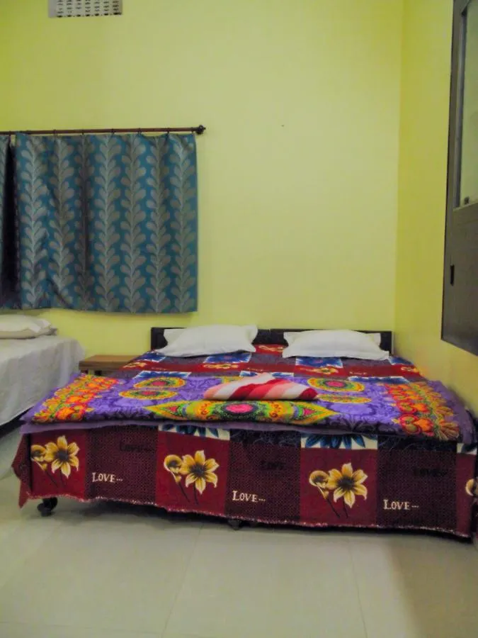 Hotel Gangotri Paying Guest House